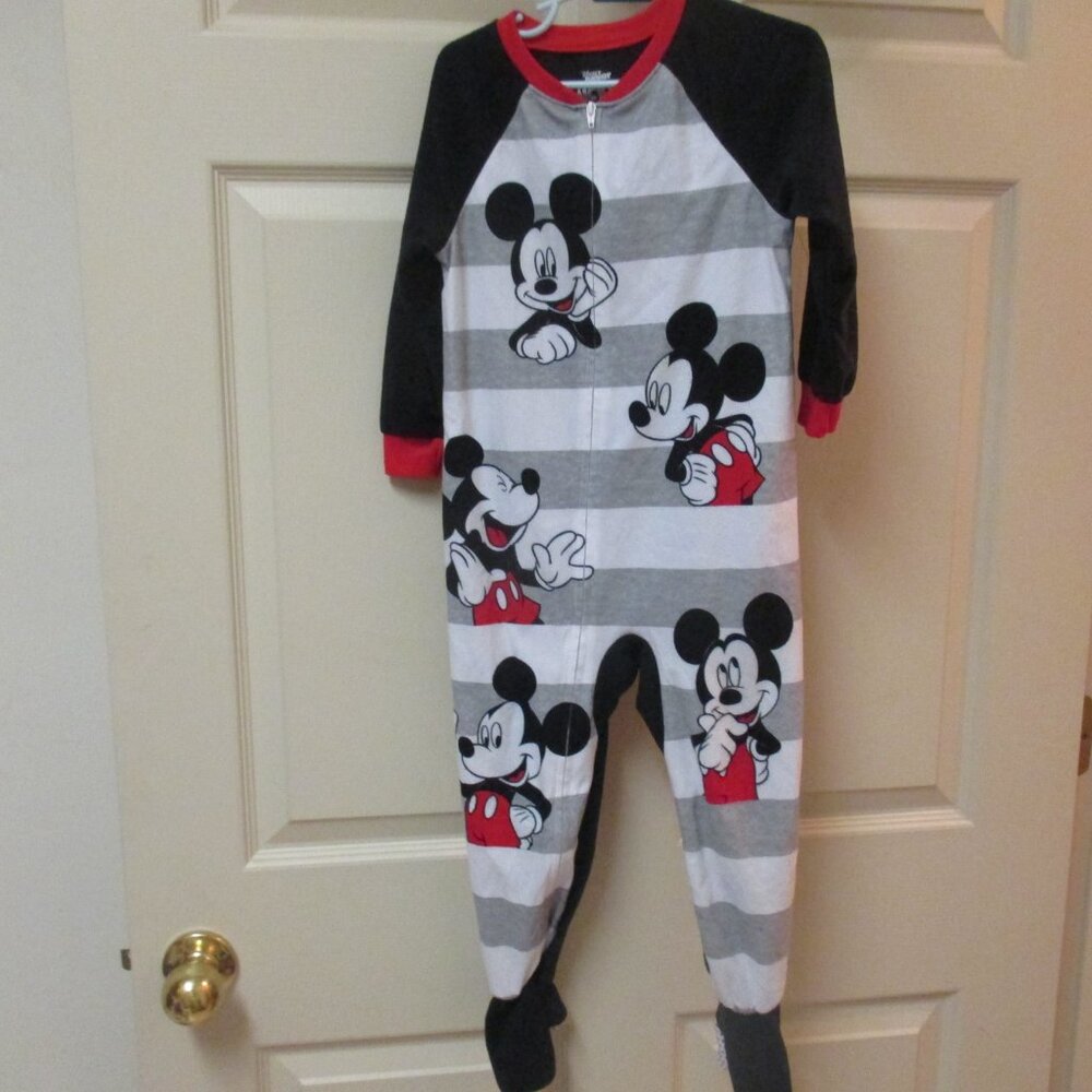 Disney Junior Mickey Mouse 4T Sleeper Gently Used No Signs Of Wear
